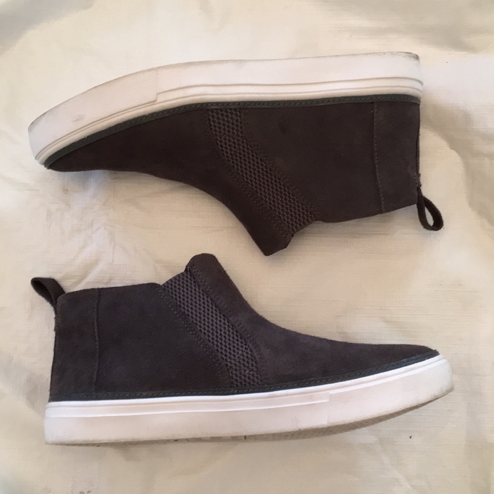 Toms slip on sneakers
